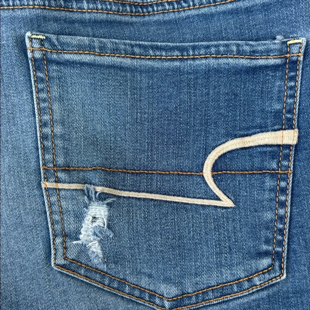 Vintage Y2K Shorts American Eagle Cut Off Jeans Midi Distressed Ripped Size 6